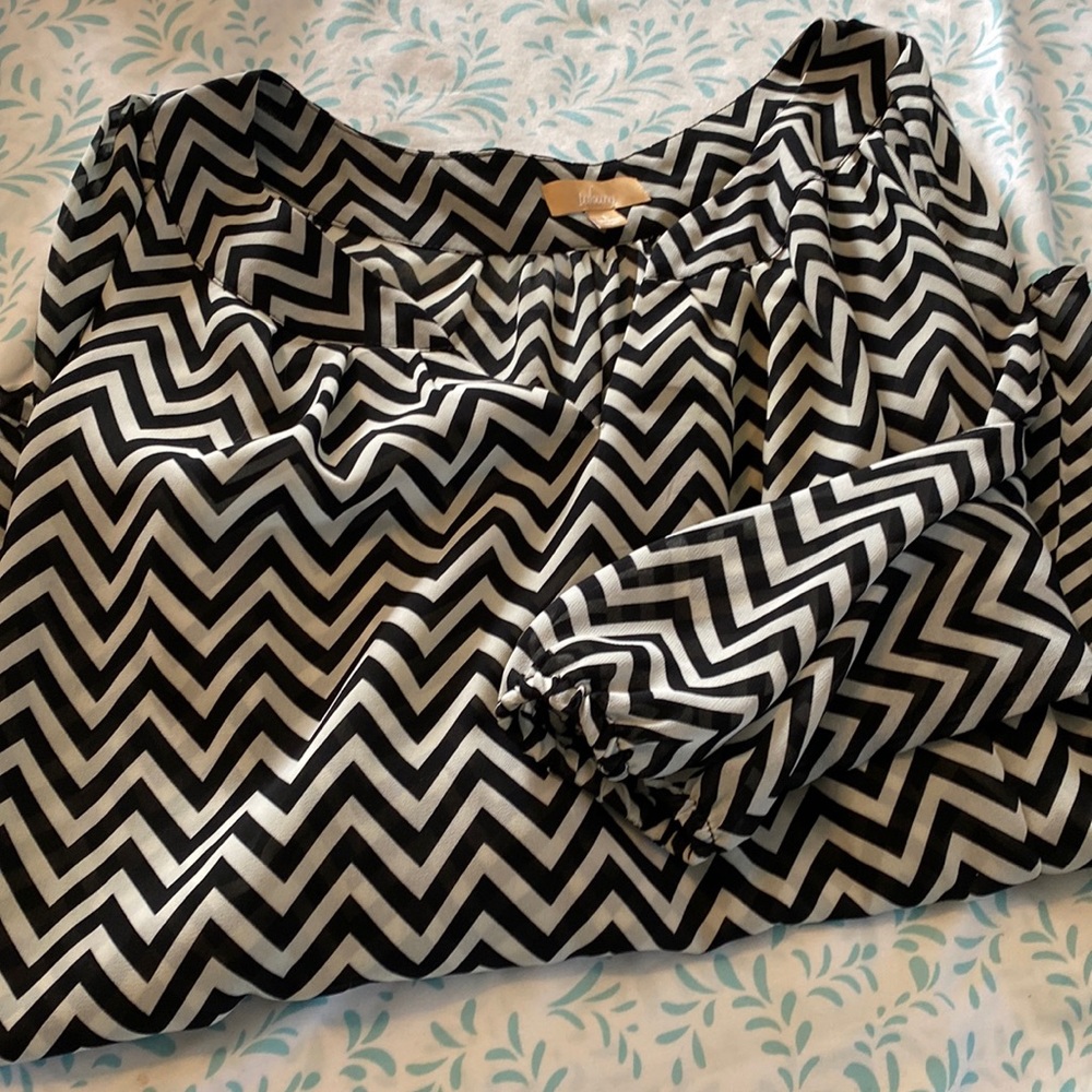 V neck blouse size large
